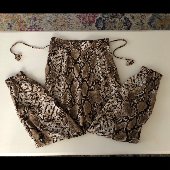 Comfy but fancy joggers - Picture 2 of 2